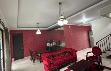 ruang makan dan ruang tamu