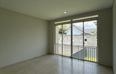 ruangan kosong di atas luas