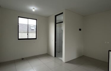 ruangan kosong dan kamar mandi