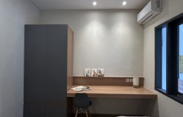 kamar dan meja belajar