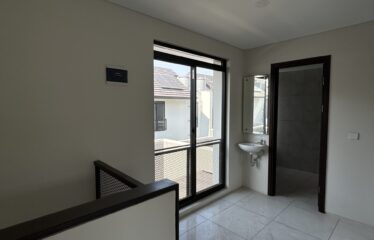 ruangan dan tempat cuci tangan