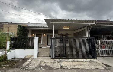 halaman depan rumah luas